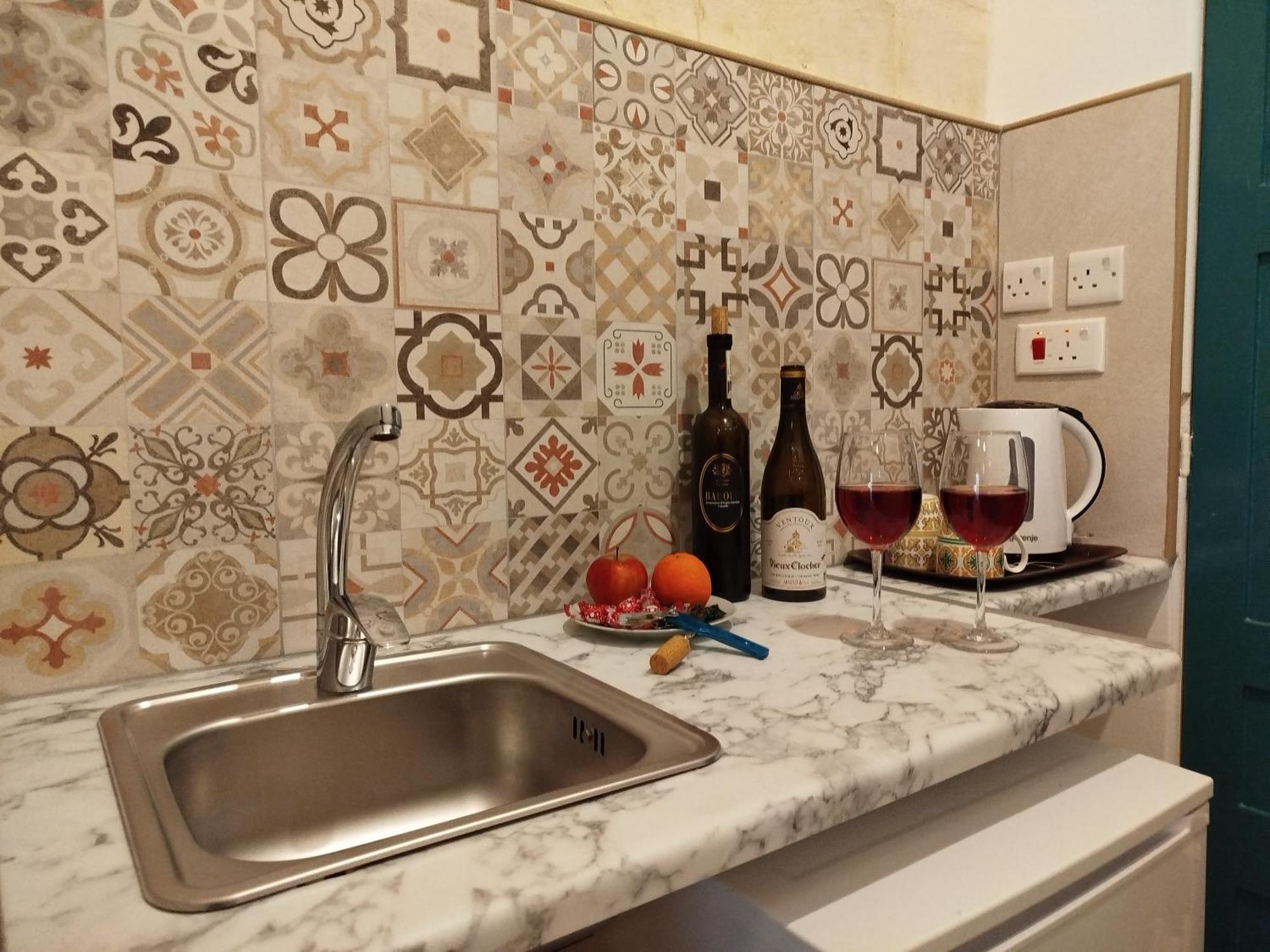 Limestone Sun Suites Sliema Pokoj fotografie